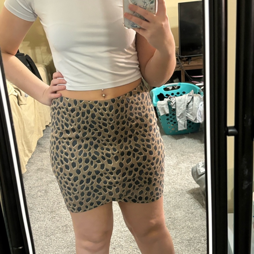Leopard print mini skirt